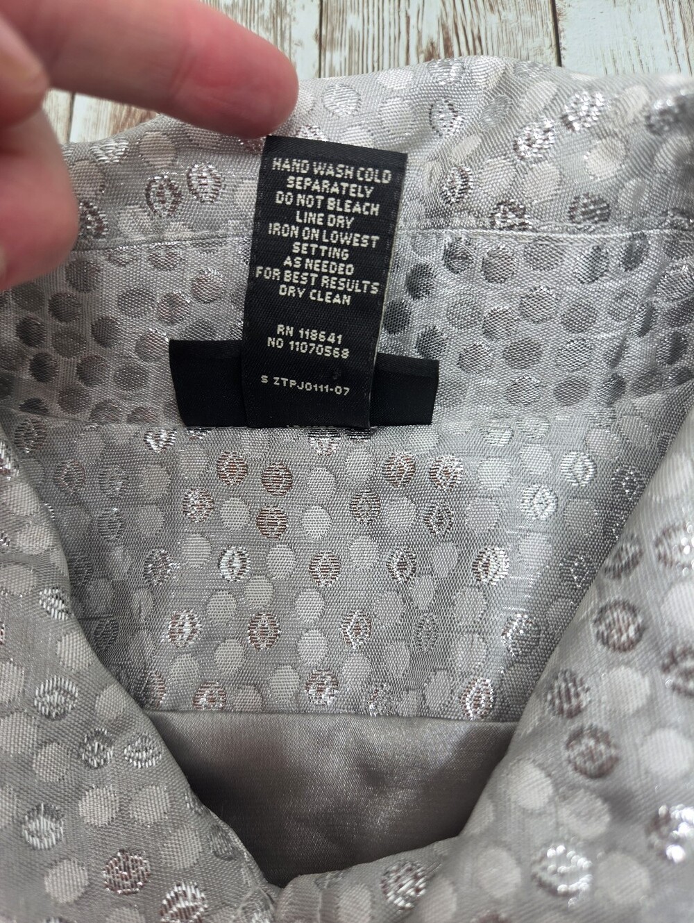 ✨ Lane Bryant Metallic Silver Polka Dot Cropped Jacket 16 - Picture 7 of 10